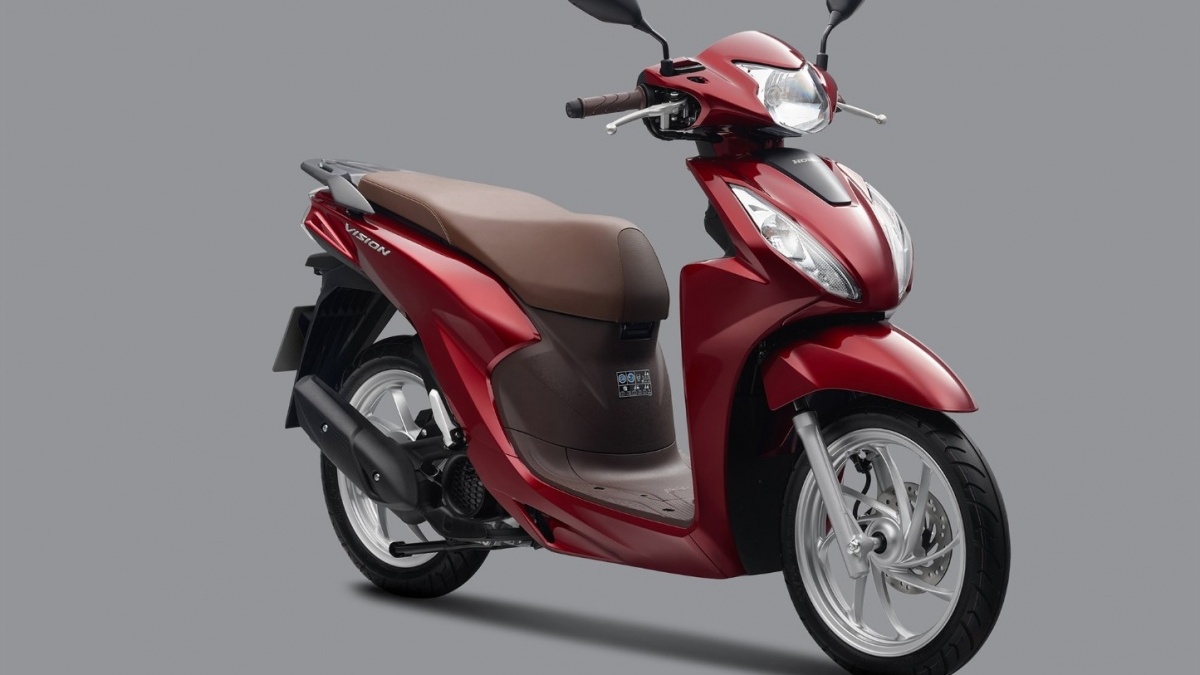 Giá Honda Vision chỉ còn hơn 31 triệu đồng, xe ga quốc dân đang đối mặt với 'thế lực' nào?