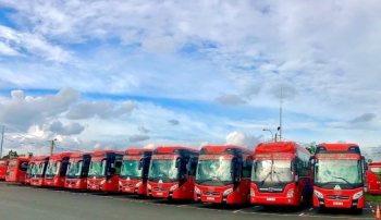 Công ty Phương Trang triển khai 10 xe bus Kim Long đời mới, đưa đón miễn phí công chức lên TP. HCM làm việc