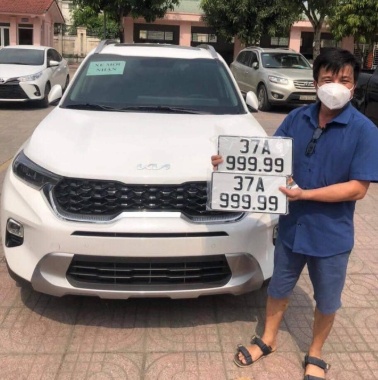 Sau sáp nhập, lệ phí đăng ký ô tô tại 2 địa phương bất ngờ tăng gấp 20 lần