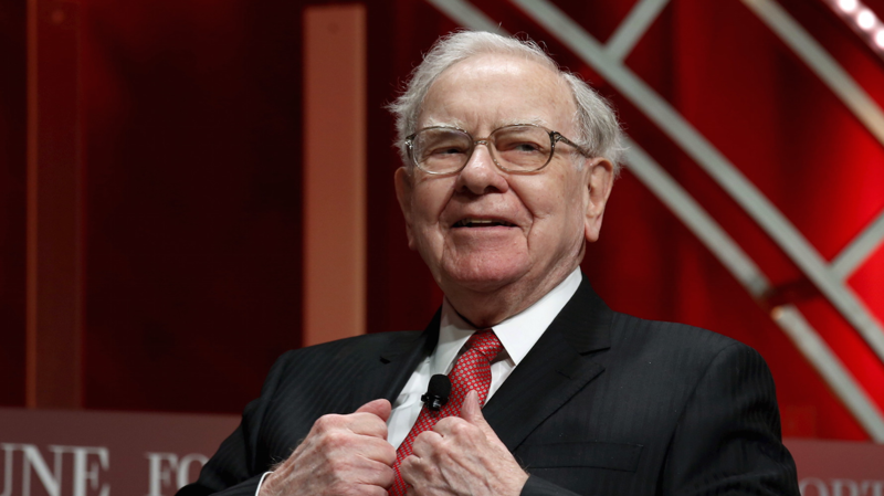 10 của Warren Buffett nhà đầu tư nên đọc trong năm mới