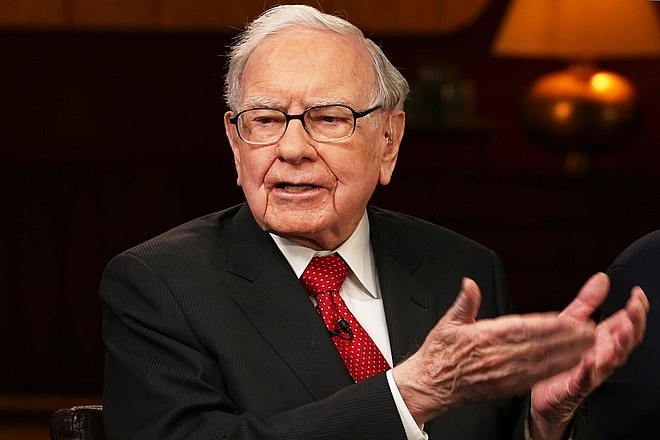 Huyền thoại đầu tư Warren Buffett: Kiếm tiền từ năm 11 tuổi, 93 tuổi vẫn thu về hàng tỷ USD