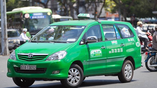 Tỉ phú Phạm Nhật Vượng thay đổi "cuộc chơi" trên thị trường taxi, các hãng taxi truyền thống tung ra nhiều ưu đãi thu hút tài xế