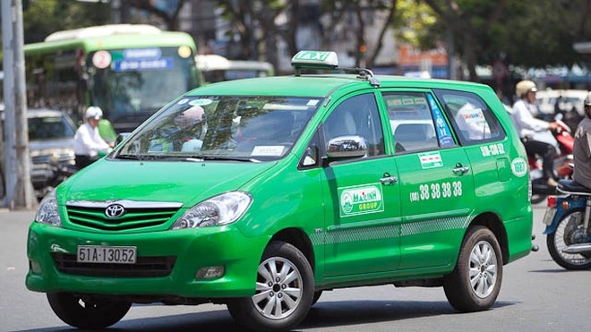 Tỉ phú Phạm Nhật Vượng thay đổi "cuộc chơi" trên thị trường taxi, các hãng taxi truyền thống tung ra nhiều ưu đãi thu hút tài xế Tỉ phú Phạm Nhật Vượng thay đổi "cuộc chơi" trên thị trường taxi, các hãng taxi truyền thống tung ra nhiều ưu đãi thu hút tài xế