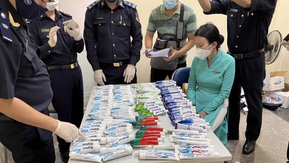 Trả tự do cho 4 tiếp viên Vietnam Airlines trong vụ xách 11kg ma túy từ Pháp về Việt Nam