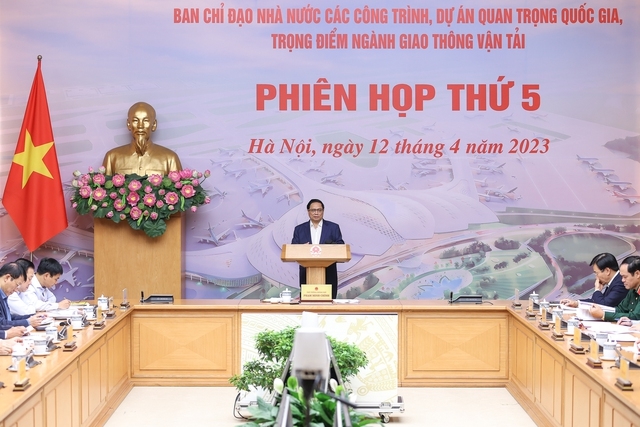 Việt Nam “bơm” vốn vào nền kinh tế thông qua đầu tư công