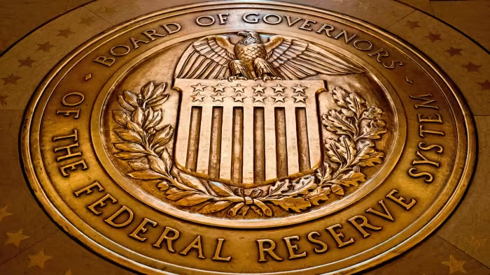 Fed cảnh báo khủng hoảng tín dụng, các ngân hàng thắt chặt điều kiện cho vay