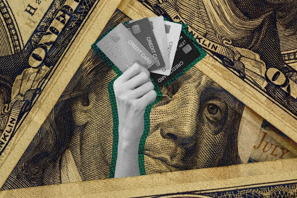 Mối nguy từ khối nợ thẻ tín dụng gần 1.000 tỷ USD của Mỹ