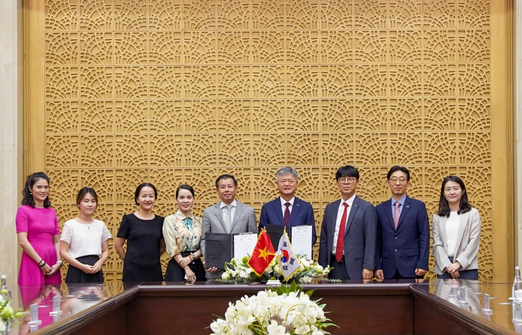 Vingroup và K-Sure ký MoU hợp tác phát triển kinh tế