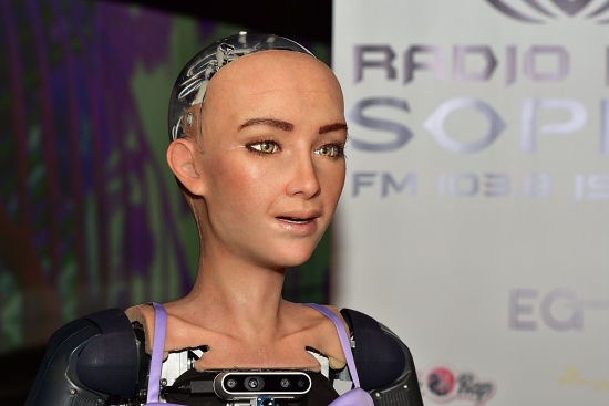 Công dân robot đầu tiên tuyên bố gây sốc về AI
