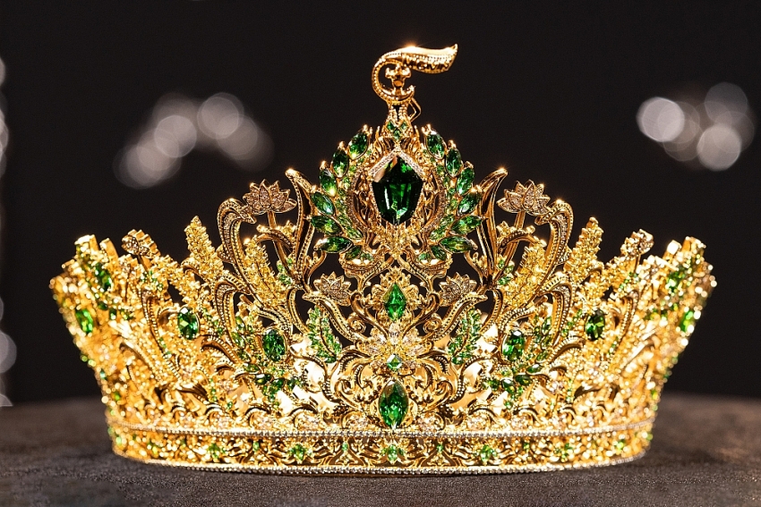 Xuất hiện chiếc vương miện đính hơn 3.650 viên kim cương tại Việt Nam: Nhiều gấp 4 lần vương miện Miss Grand Vietnam, vẫn bị chê tả tơi vì một điểm
