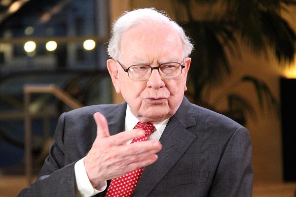 Tỷ phú Warren Buffett thu về 704 triệu USD trong năm 2022 nhờ cổ tức yêu thích
