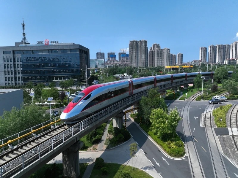 Cận cảnh tuyến đường sắt cao tốc đầu tiên tại Đông Nam Á: Do Trung Quốc xây dựng, vận tốc tối đa 350km/giờ