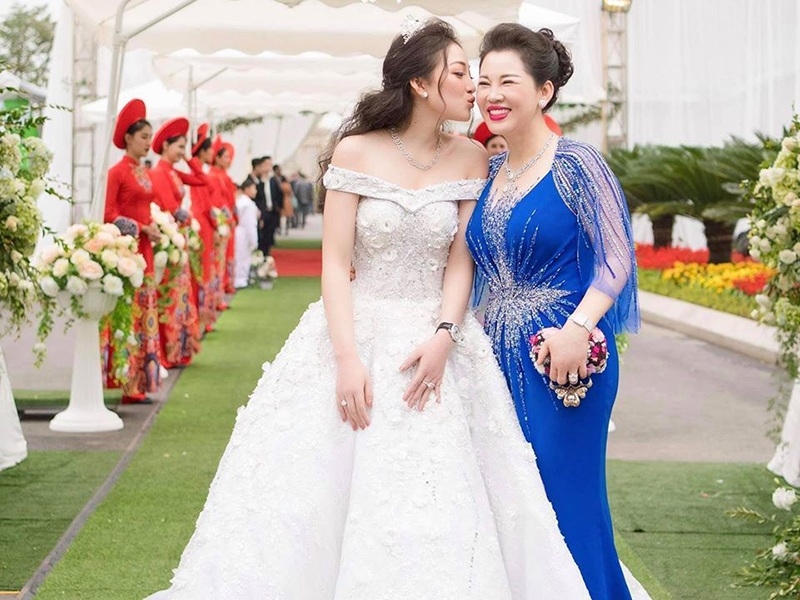 Làng tỷ phú nức tiếng ở Nam Định: Đi vài trăm mét có một dinh thự, tàu trăm tỷ xuôi ngược khắp chốn, nổi tiếng với đám cưới của 