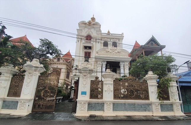 Làng tỷ phú nức tiếng ở Nam Định: Đi vài trăm mét có một dinh thự, tàu trăm tỷ xuôi ngược khắp chốn, nổi tiếng với đám cưới của 