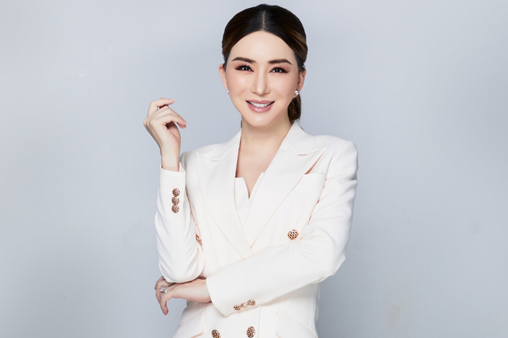 "Bà trùm" hoa hậu đứng sau Miss Universe nộp đơn phá sản