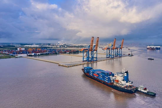 Cổ phiếu đầu ngành cảng biển tăng 9 phiên liên tiếp, cân nhắc mua mới