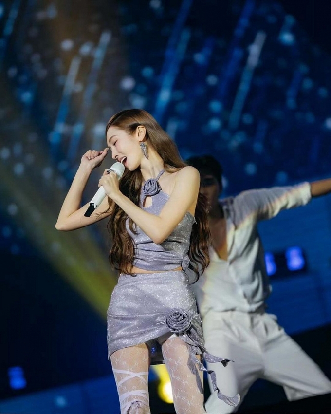Jessica Jung (cựu thành viên SNSD) diện thương hiệu Việt trong concert cá nhân