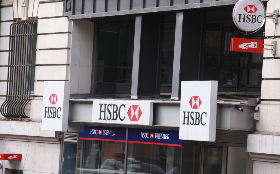 HSBC bán mảng dịch vụ ngân hàng bán lẻ, 800.000 khách hàng 'đổi chủ'