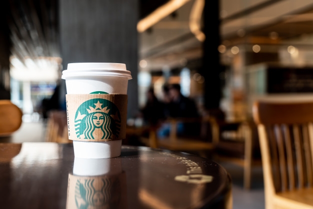 Starbucks bị cáo buộc ‘lừa’ khách hàng qua thẻ thành viên, chiếm dụng gần 900 triệu USD trong 5 năm