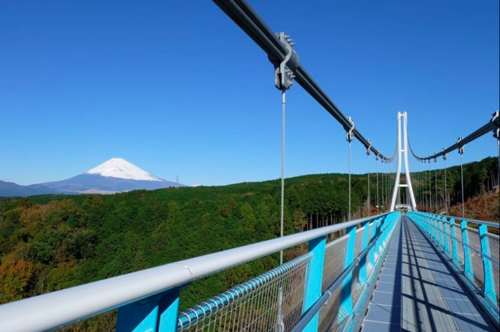 Nơi tuyệt vời nhất để ngắm nhìn núi Phú Sĩ: Cầu treo dài 400m vắt qua khe núi, mang lại cảm giác như 'đi bộ giữa không trung'