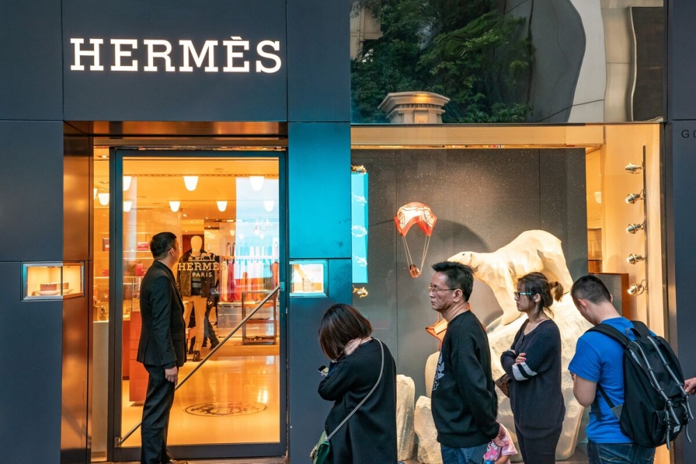 Hermes mở rộng ở Hồng Kông, đặt cược vào sự trở lại của những người mua sắm hàng xa xỉ