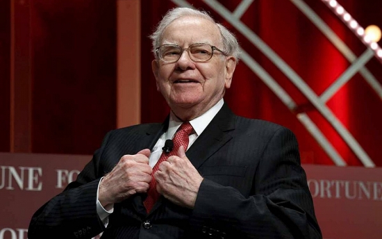 Huyền thoại Warren Buffett liên tục bán ra lượng lớn cổ phiếu Apple, đầu tư vào 1 cổ phiếu bí ẩn