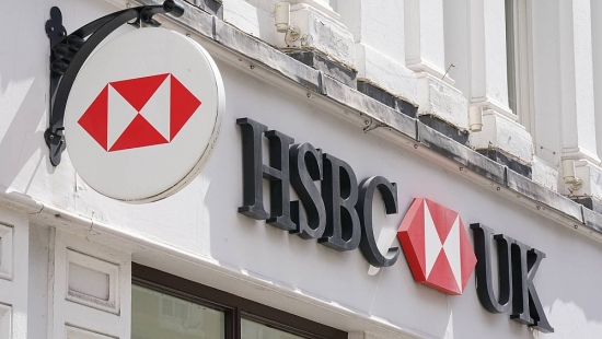 Lợi nhuận của HSBC giảm 80% vì Trung Quốc, cổ phiếu lao dốc mạnh