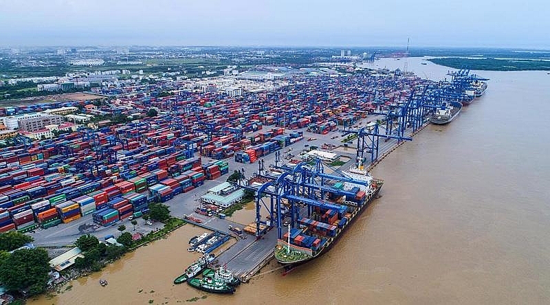 Gần 5.000 container hàng hóa 'tắc đường' tại cảng biển TP. HCM