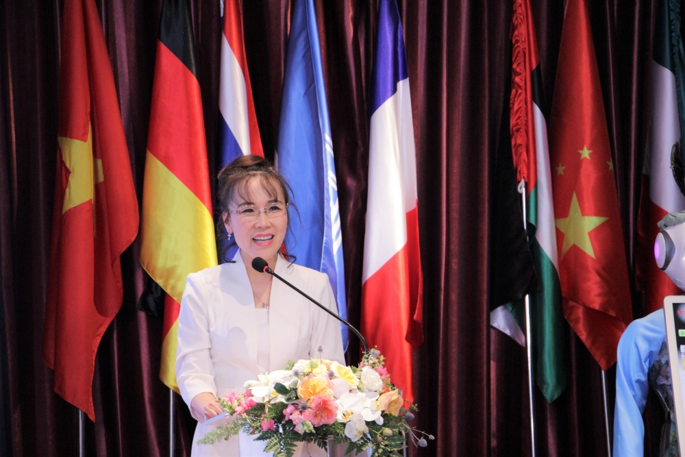  Chủ tịch SOVICO Nguyễn Phương Thảo tại cuộc họp với Bộ trưởng Tài chính Hồ Đức Phớc 15/10/2021