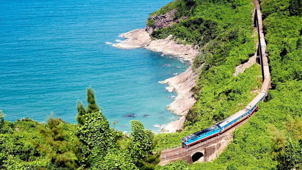 Tuyến tàu du lịch trên cung đường sắt đẹp nhất Việt Nam sắp khai trương