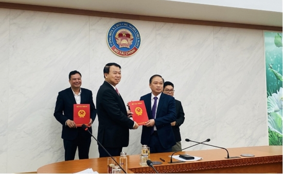 Phó Chủ tịch UBCKNN được bổ nhiệm làm Chủ tịch Sở Giao dịch chứng khoán Việt Nam