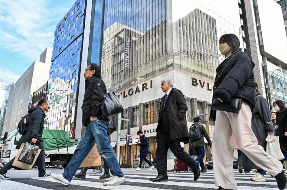 Buồn của người dân Nhật Bản: Hơn 3.600 công ty sa thải hàng loạt để tái cơ cấu, ‘miếng cơm manh áo’ sẽ ngày một khó khăn hơn nữa