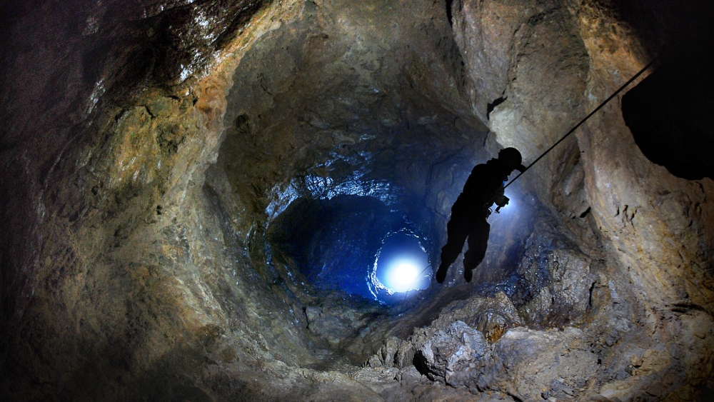 Khám phá hang động sâu gấp 15 lần hang Sơn Đoòng của Việt Nam, dù nguy hiểm nhưng vẫn khiến nhiều người ‘mê đắm’