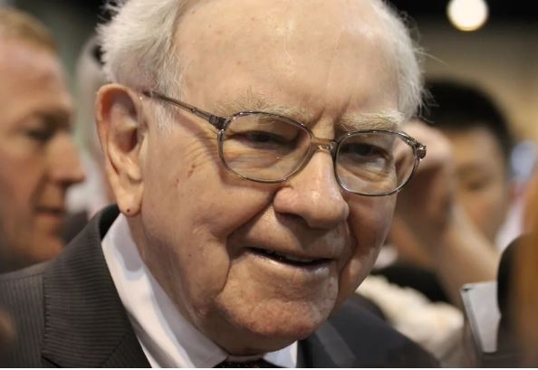 Tín hiệu cảnh báo của Warren Buffett nhấp nháy 'báo động đỏ', nhà đầu tư đang 'chơi với lửa'?