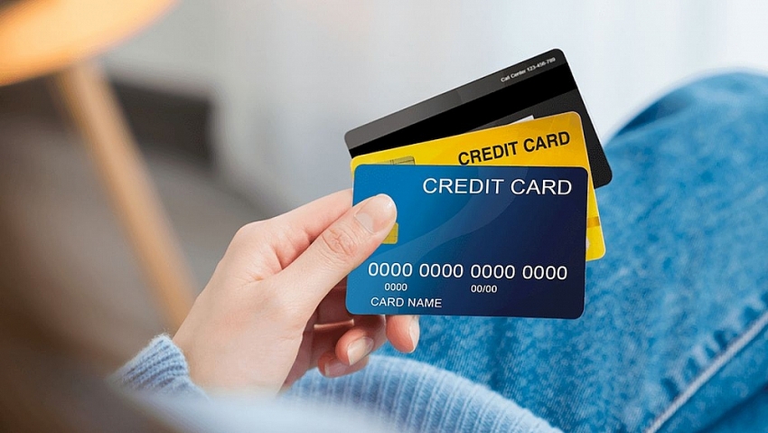 Ngân hàng tự ý mở thẻ tín dụng khi chưa được sự đồng ý của khách hàng sẽ bị xử phạt như thế nào?
