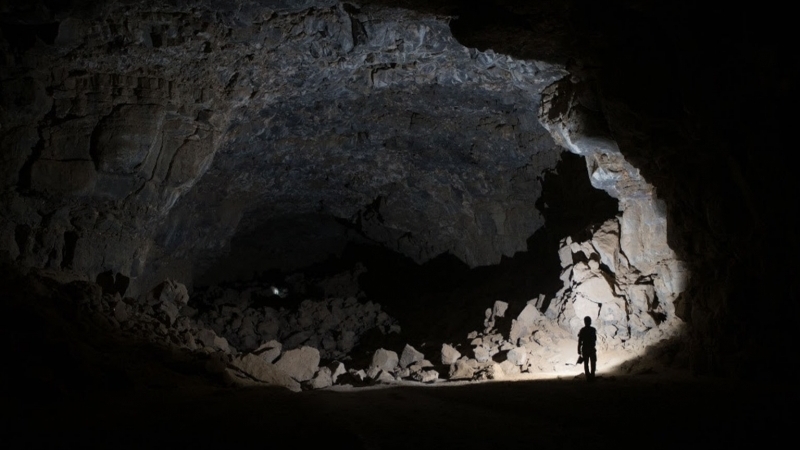 Phát hiện sự sống con người trong ống dung nham khổng lồ cách đây 7.000 năm ở quốc gia Trung Đông