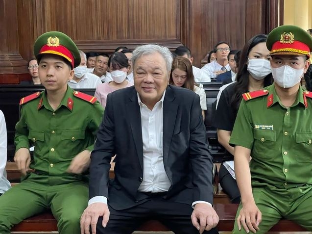 Ông Trần Quí Thanh hầu toà, mái tóc bạc trắng sau một năm bị bắt tạm giam