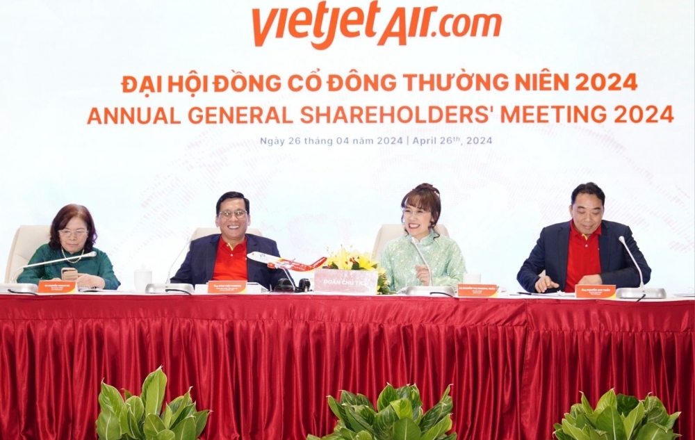 Doanh thu vận tải hàng không lần đầu vượt 53,7 nghìn tỉ đồng, Vietjet phát triển mạnh mẽ mạng bay quốc tế