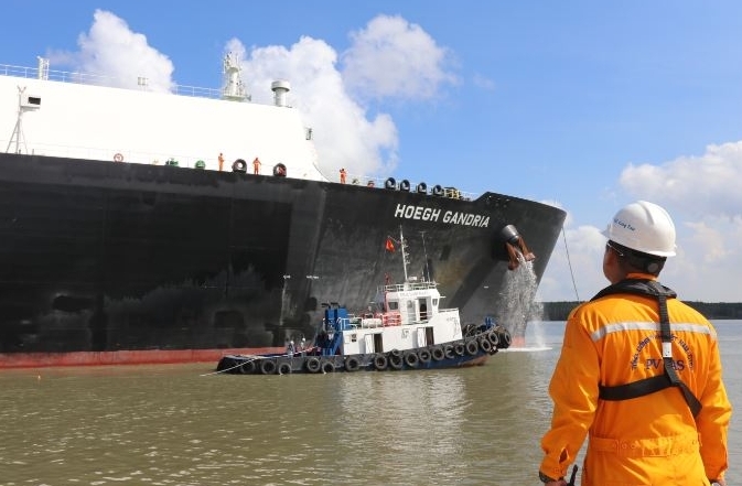 Chuyến tàu chở 60.000 tấn khí LNG của PVGas đã cập bến, chuẩn bị cho mùa cao điểm