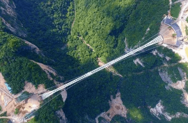 Xây cầu không trụ không dây văng vẫn chịu ngon ơ sức nặng 45 tấn, Trung Quốc khiến thế giới choáng với công trình ‘lưng chừng trời’ độc nhất vô nhị