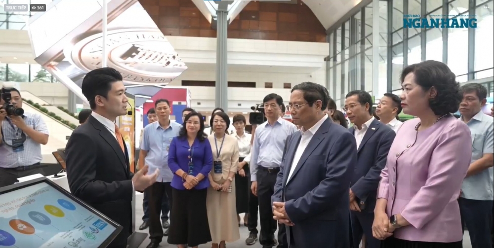 Khai mạc sự kiện lớn nhất của ngành Ngân hàng 2024: Phó Chủ tịch Đỗ Quang Vinh trực tiếp giới thiệu sản phẩm SHB với Thủ tướng và Thống đốc