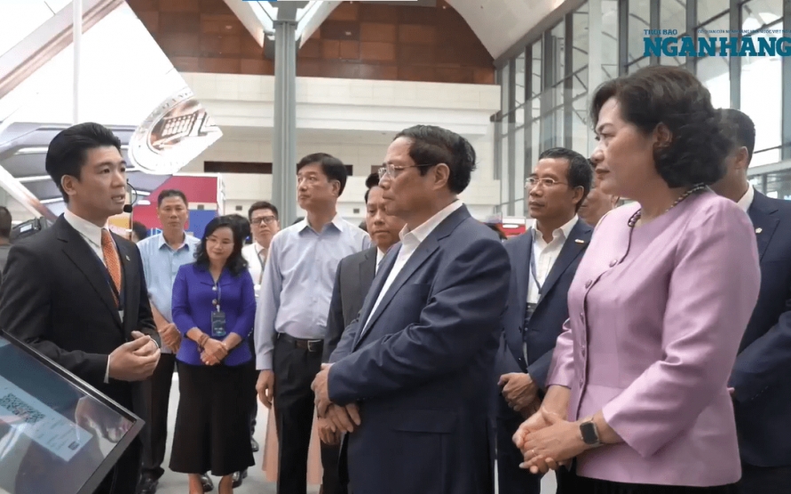 Sự kiện lớn nhất của ngành Ngân hàng 2024 khởi động: Phó Chủ tịch Đỗ Quang Vinh giới thiệu sản phẩm SHB với Thủ tướng và Thống đốc