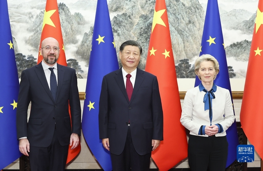 Chuyến công du của Chủ tịch Tập Cận Bình và bài toán khó của ngành ô tô châu Âu: Bắt tay hay 'chiến đấu' với Trung Quốc?