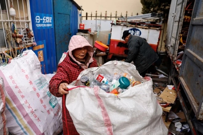 Nỗi trăn trở của siêu cường châu Á: Dân số già đi nhanh chóng, mức trợ cấp thấp khiến hàng triệu người lớn tuổi không dám nghỉ hưu