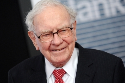 Huyền thoại Warren Buffett chính thức tiết lộ cổ phiếu bí mật được Berkshire Hathaway gom trong 2 quý liên tiếp, các trader cần chú ý