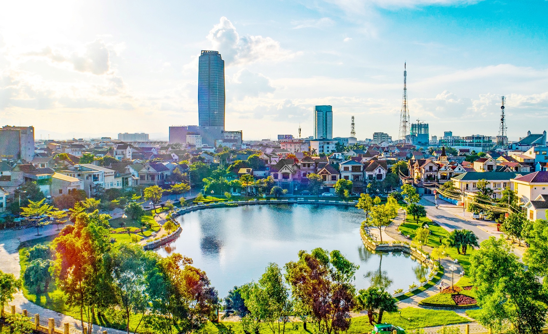 Xây dựng Hà Tĩnh trở thành 1 cực tăng trưởng, Top 20 tỉnh GRDP cao nhất cả  nước