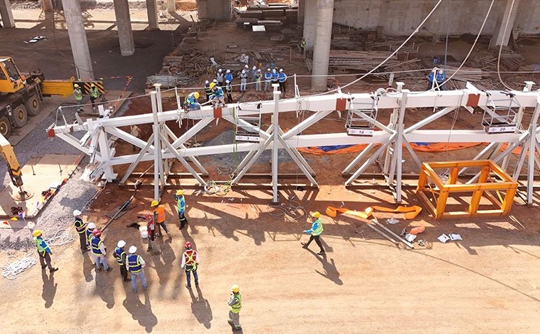 Chính thức dựng mái nhà ga hành khách sân bay Long Thành: Phần khung thép 32.000 tấn trị giá 3.500 tỷ đồng