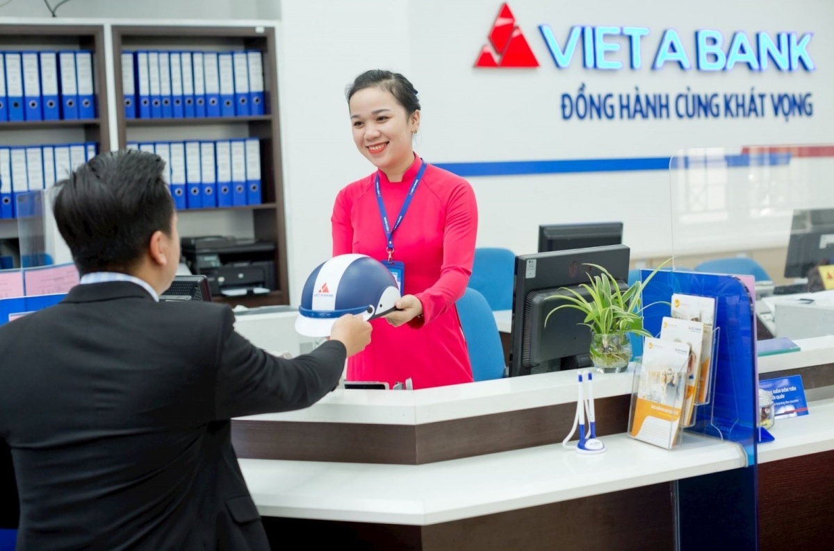Công ty liên quan Phó Chủ tịch VietABank đăng kí bán 2,5 triệu cổ phiếu VAB