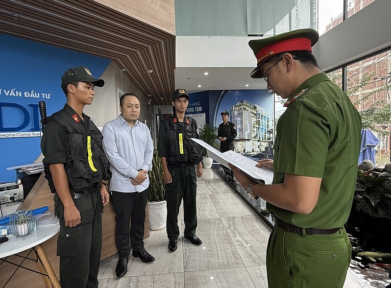 Công an khám xét khẩn cấp trụ sở công ty GFDI tại Đà Nẵng: 6.000 khách hàng đã cho vay nghìn tỷ