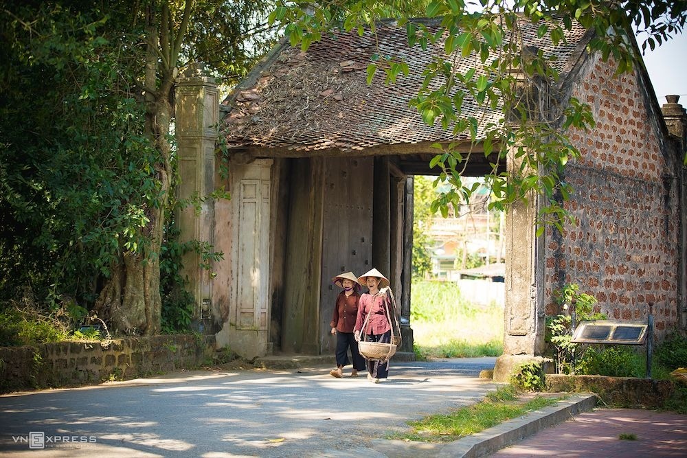 Làng cổ Đường Lâm được mệnh danh là một trong những ngôi làng cổ nhất miền Bắc. Ảnh: VnEpress